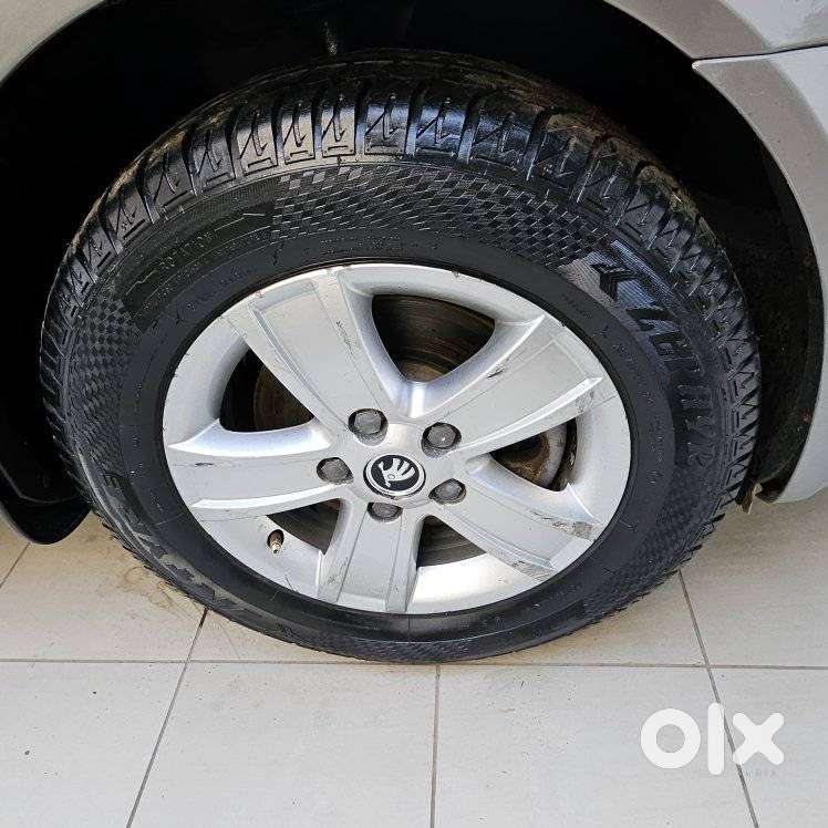 Skoda Laura 1.8 Tsi Ambition, 2011, Petrol