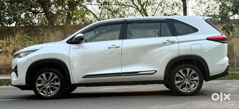 Toyota Innova Hycross 2.0 Zx (o) Hybrid 7 Str, 2025, Cng & Hybrids