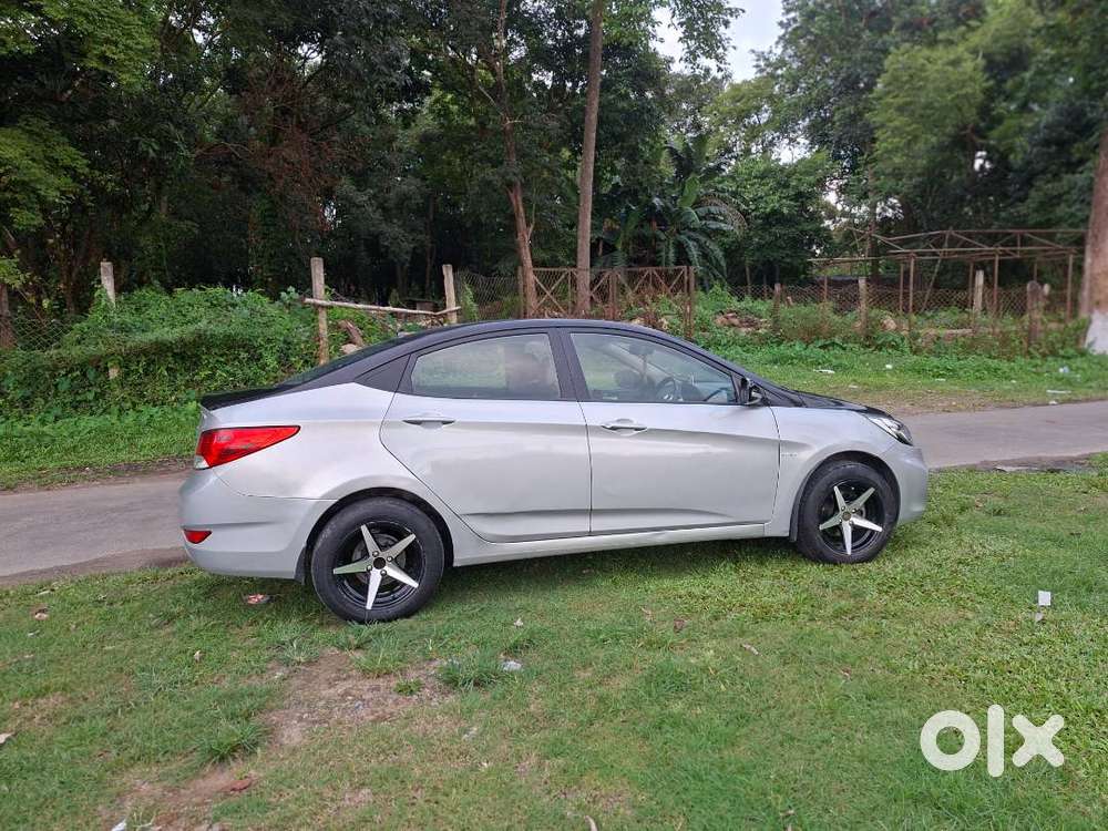 Hyundai Verna 1.5 S 2013 , With Lcd Screen And Reverse Camera