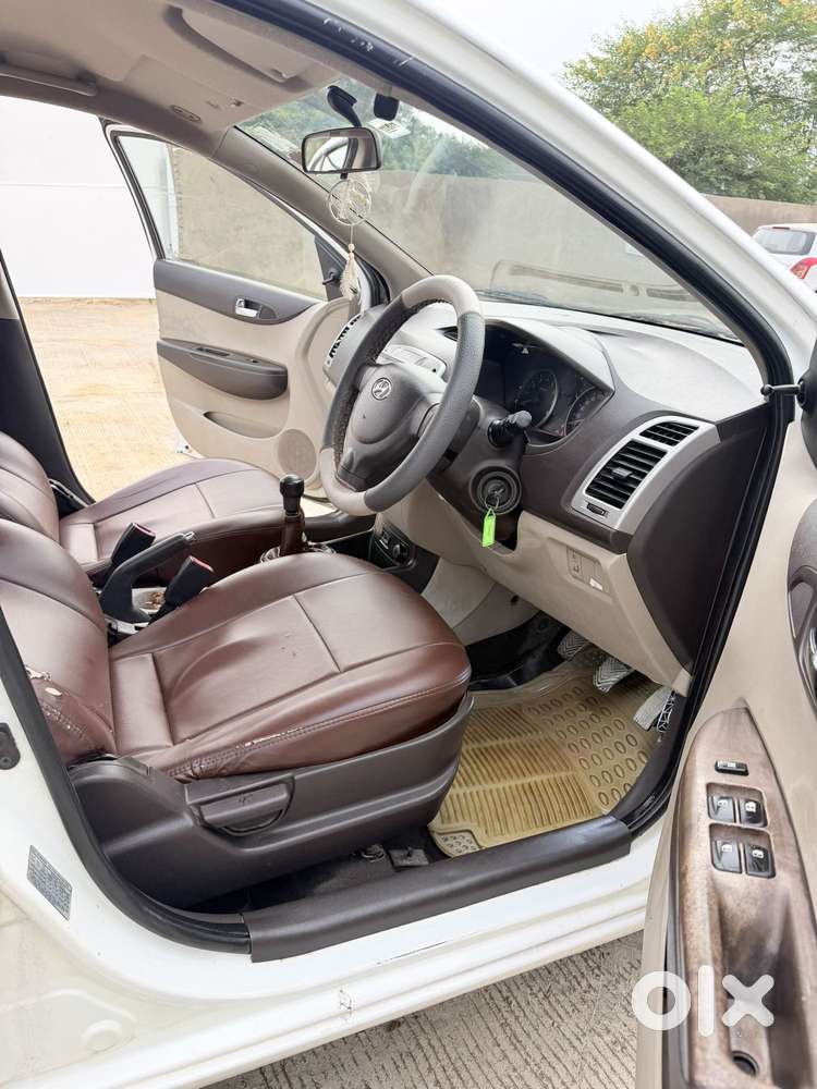 Hyundai I20 Magna, 2011, Petrol