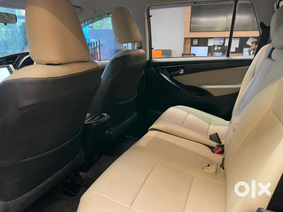 Toyota Innova Crysta [2020-ongoing] 2.4 Gx 8 Str, 2022, Diesel