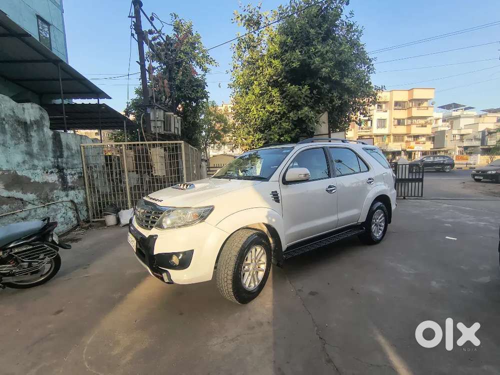 Toyota Fortuner Legender 2012 Diesel 140000 Km Driven