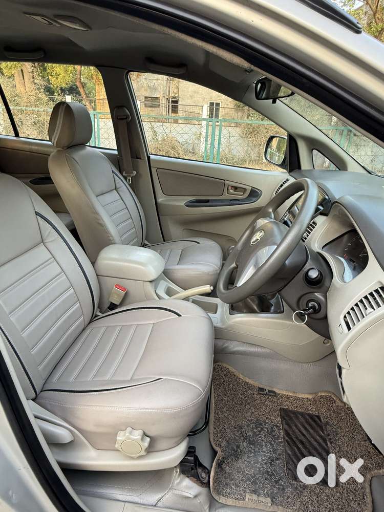 Toyota Innova 2.5 G (diesel) 8 Seater, 2013, Diesel