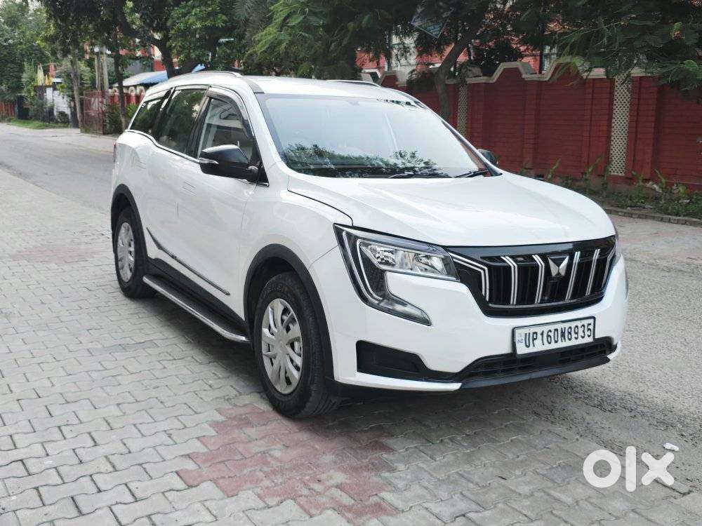 Mahindra Xuv700 Mx Petrol Mt 5 Str (e), 2023, Petrol