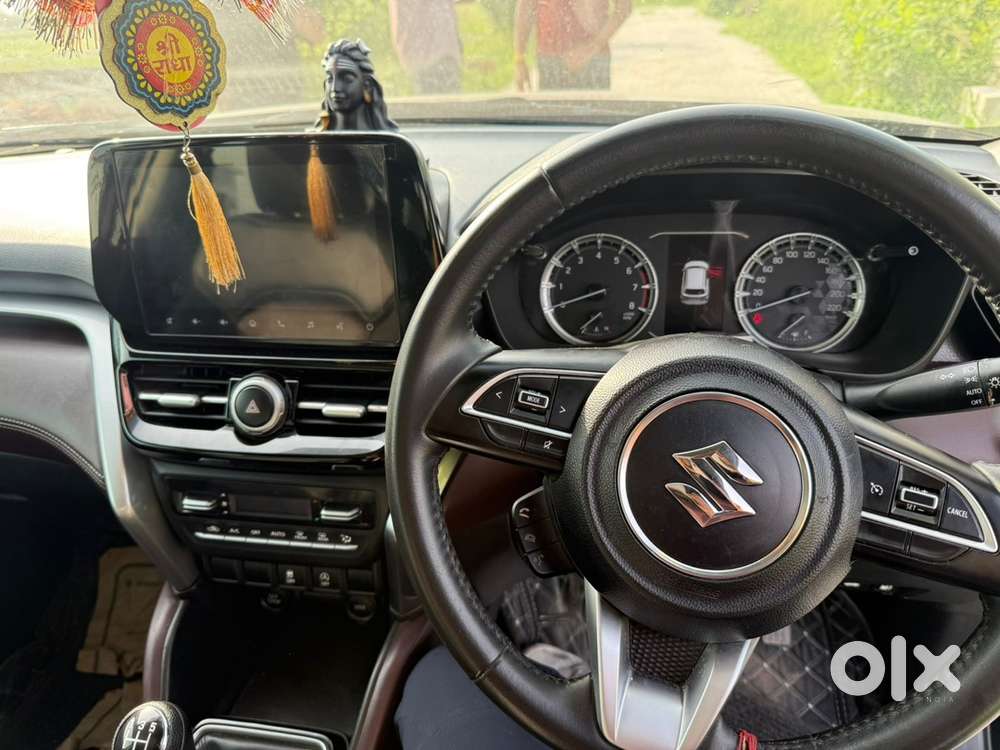 Grand Vitara Black  Panoramic Sunroof