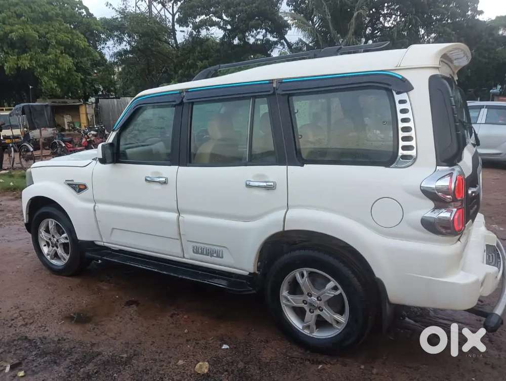 Mahindra Scorpio 2015, S10, Diesel 80000 Km Driven