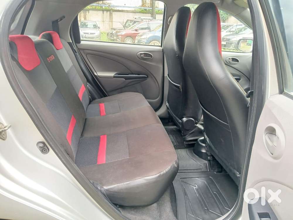 Toyota Etios Liva 2011-2012 G, 2012, Petrol