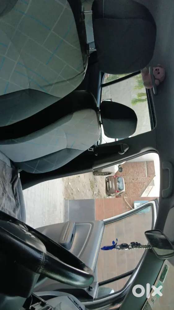 Well Maintained Car Engine Gear Ok 2012