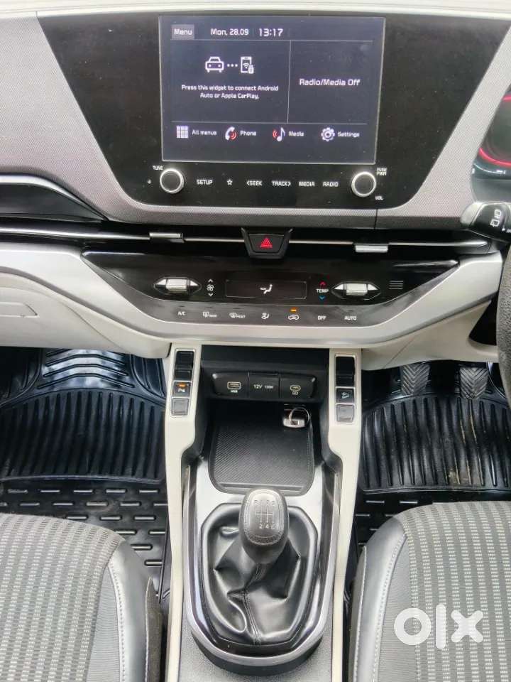 Kia Carens 1.4 Prestige 7 Str, 2022, Petrol