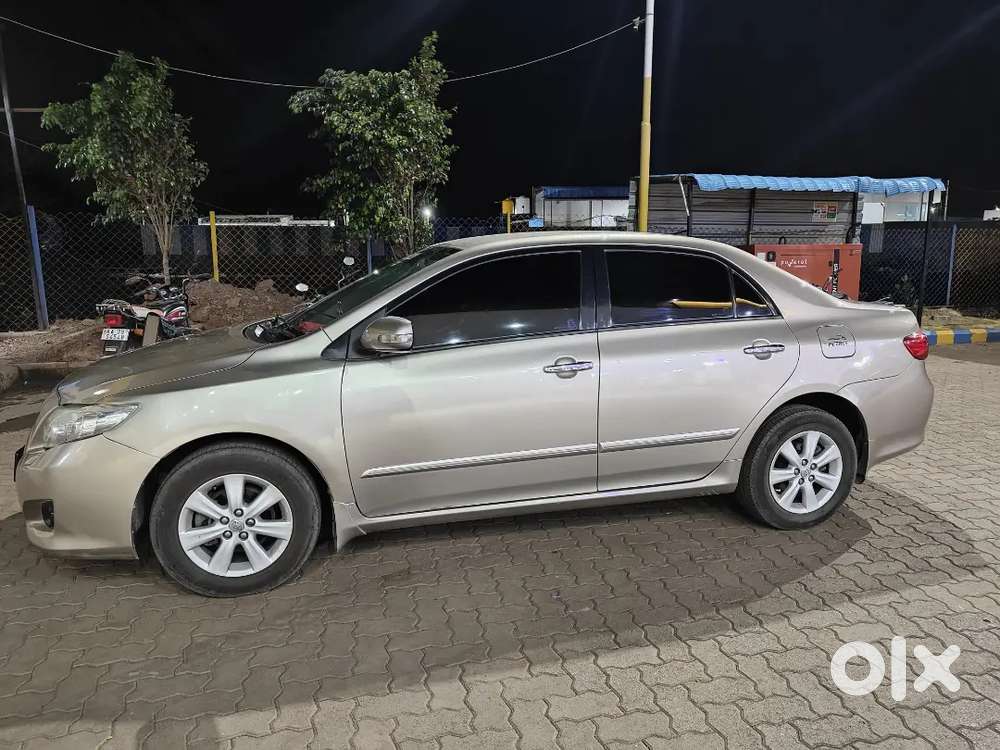 Toyota Corolla Altis 2011 Petrol Well Maintained