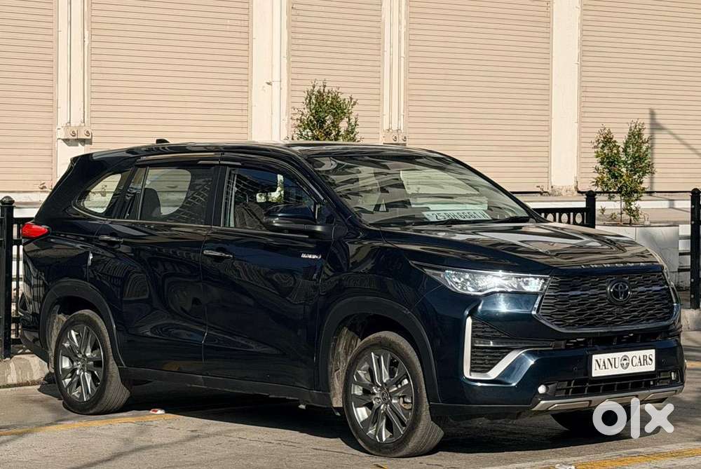 Toyota Innova Hycross 2.0 Zx Hybrid 7 Str, 2025, Petrol