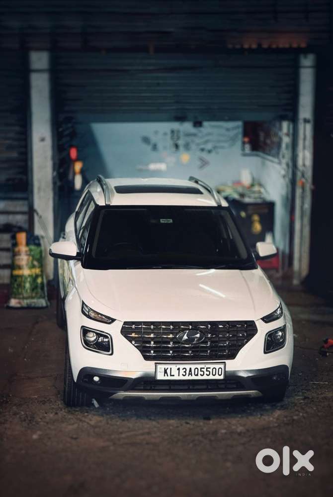 Hyundai Venue Full Option 2019 Petrol 46000 Km Driven