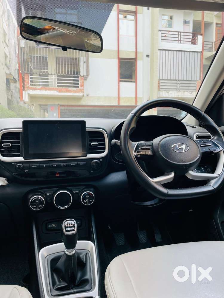 Hyundai Venue Sx (o) Mt 1.5 Diesel, 2022, Diesel