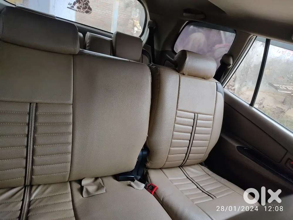 Toyota Innova 2016 Diesel 140000 Km Driven