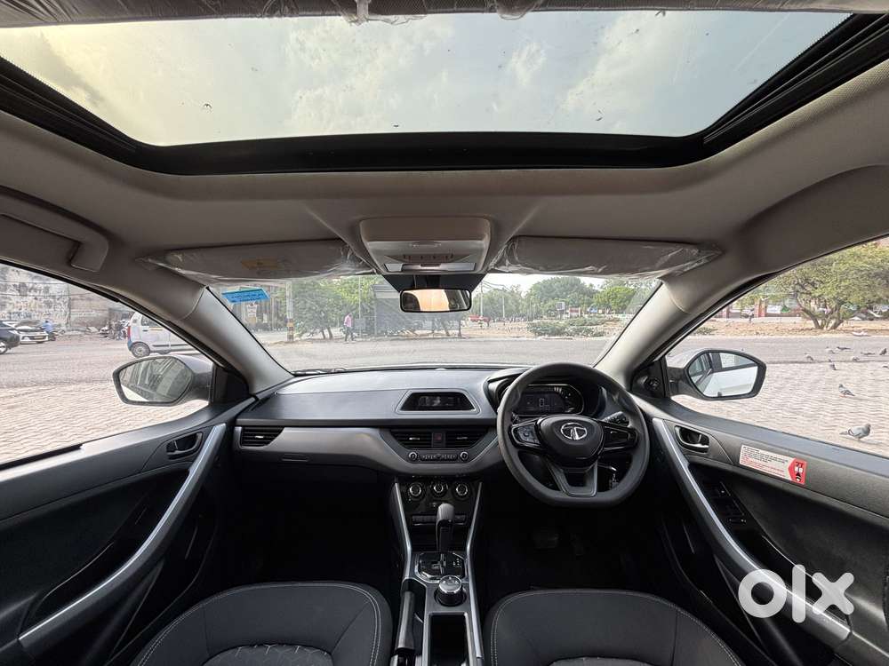 Tata Nexon 1.2 Revotron Xma Amt (s), 2023, Cng & Hybrids