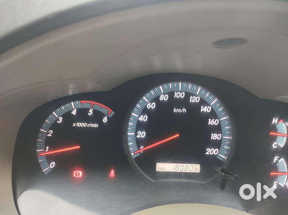 Toyota Innova 2.5 V 8 Str, 2013, Diesel