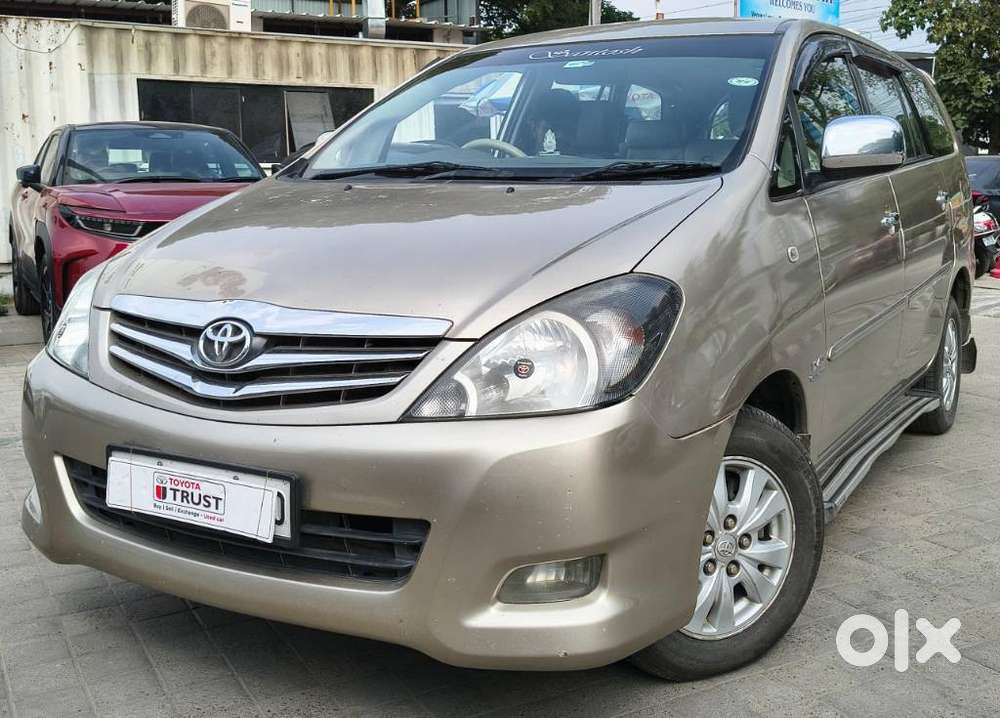Toyota Innova 2.5 Vx (diesel) 8 Seater Bs Iv, 2011, Diesel