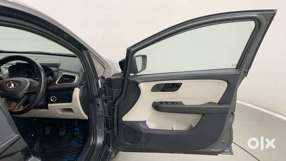 Tata Altroz 1.2 Xt, 2023, Petrol