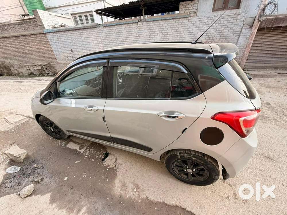 Hyundai Grand I10 2016 Petrol Well Maintained