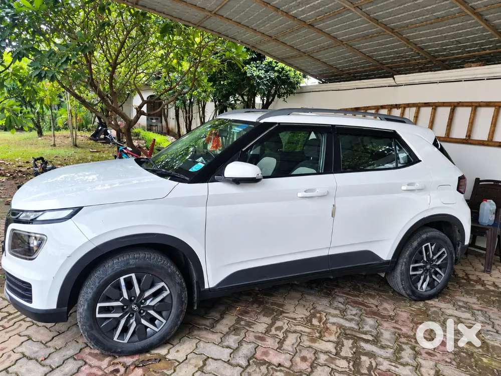 Urgent Sale Hyundai Venue Turbo 2023