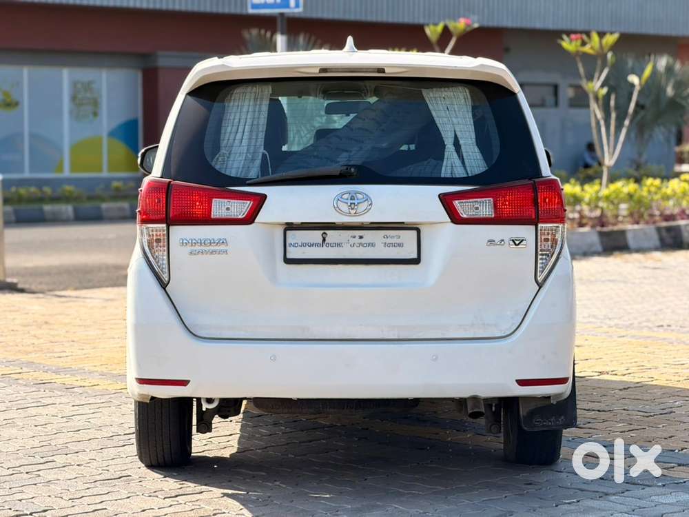 Toyota Innova Crysta 2017 2.4v