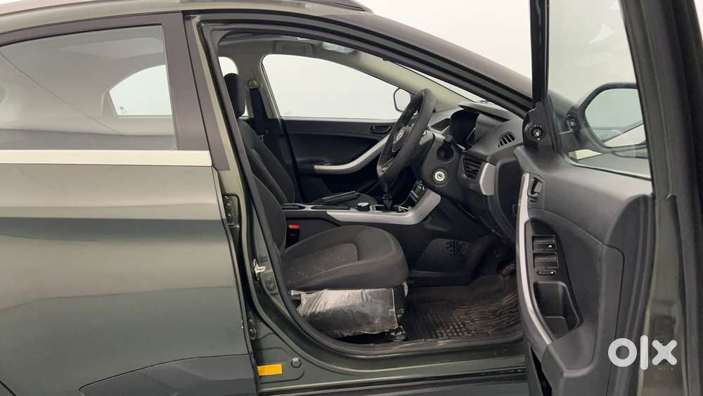 Tata Nexon 1.2 Revotron Xm (s), 2022, Petrol