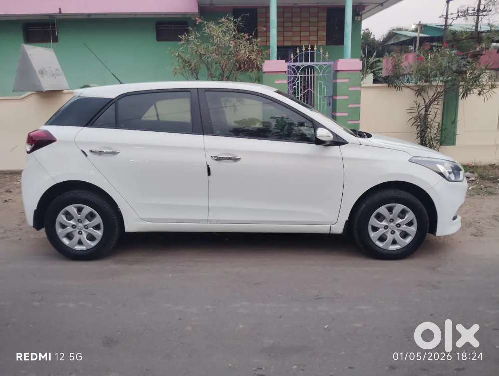* Hyundai I20 Sportz *