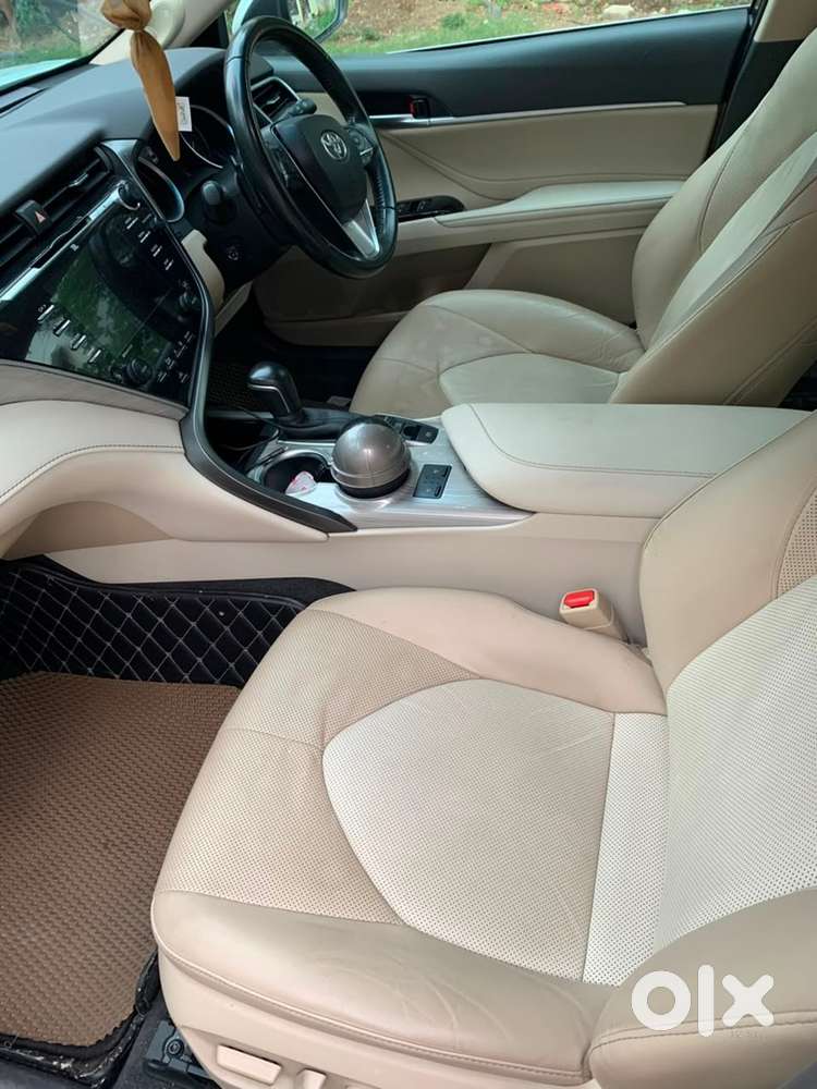 Toyota Camry Hybrid 2021