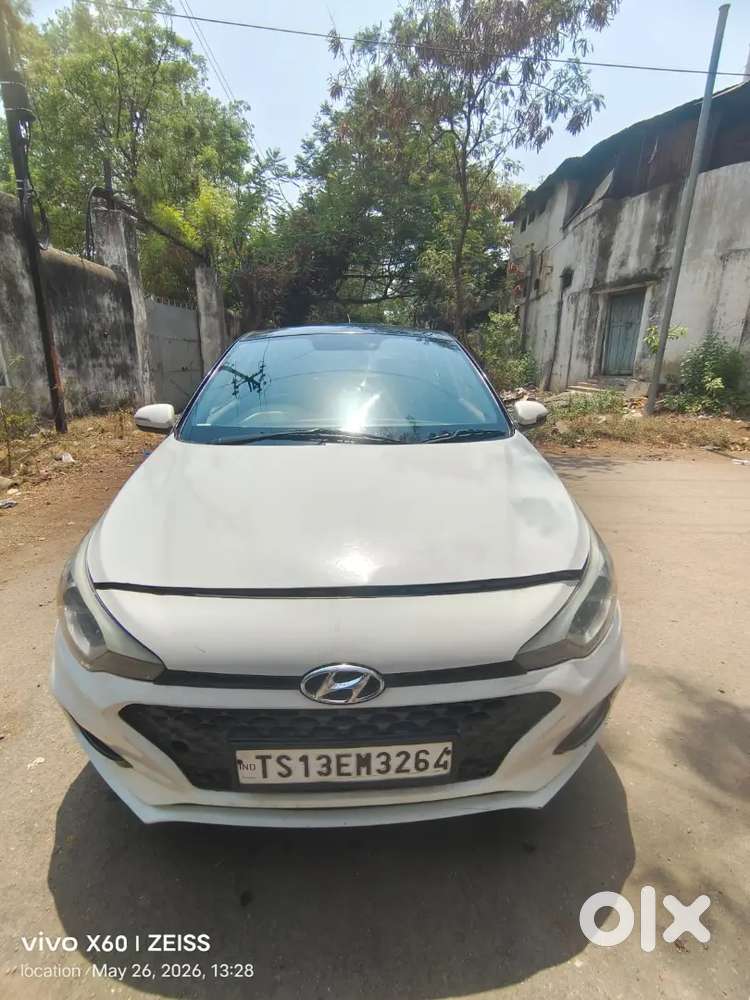 Hyundai I20 2018 Diesel White Colour