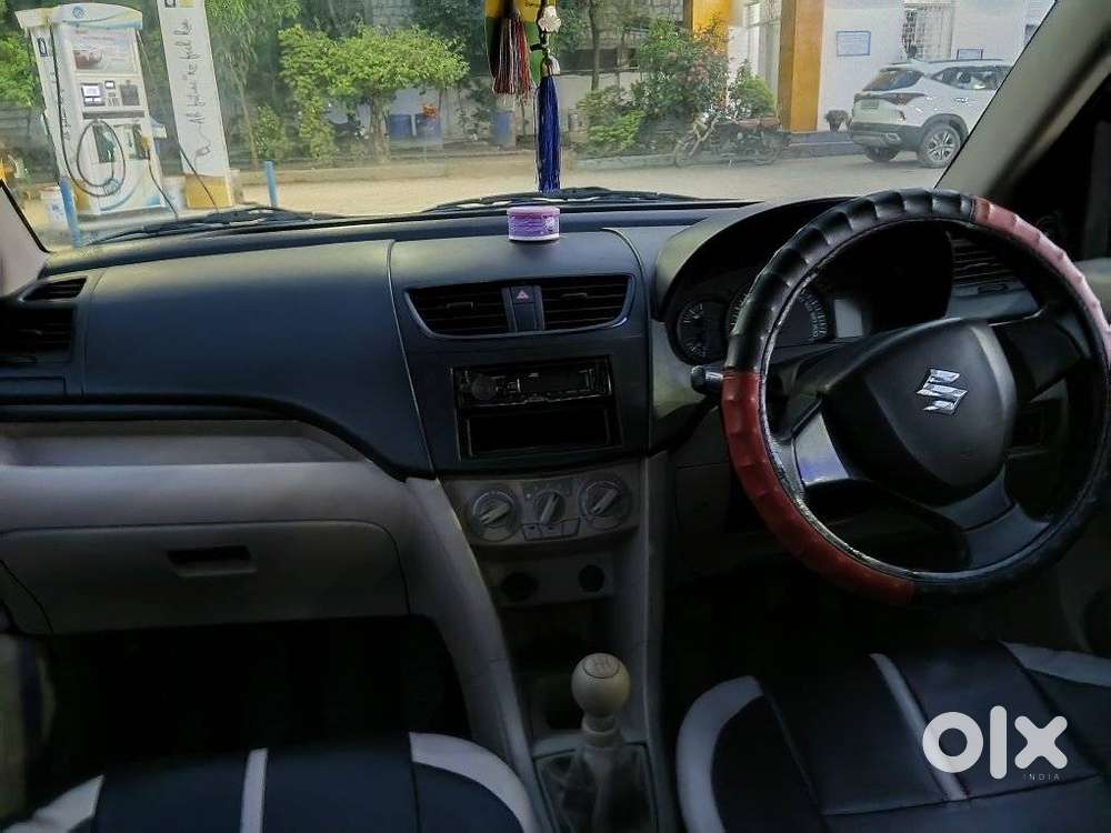 Maruti Suzuki Swift Dzire Lxi Option, 2015, Petrol