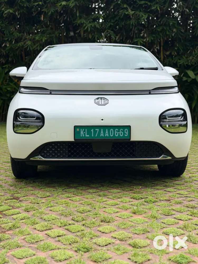 Mg Windsor Ev Exclusive Low Km Run