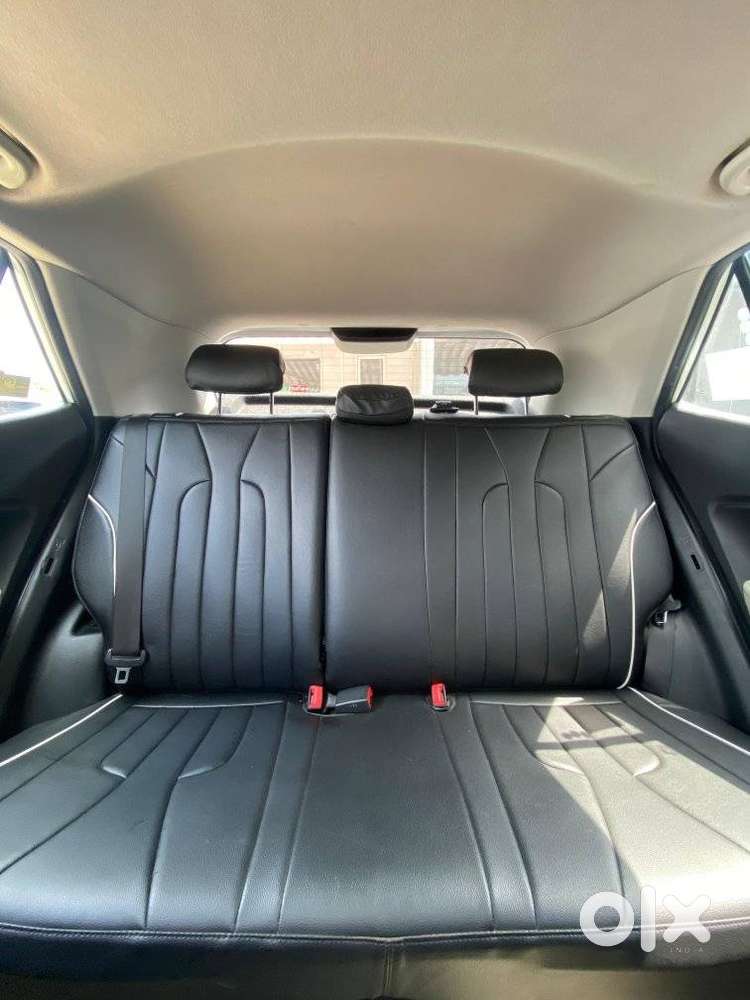 Hyundai Venue 1.0 Sx (o) Turbo Dct, 2023, Petrol