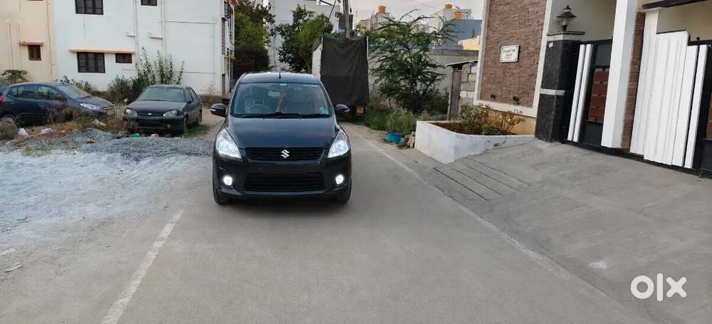 Maruti Suzuki Ertiga 2015 Petrol 69975 Km Driven