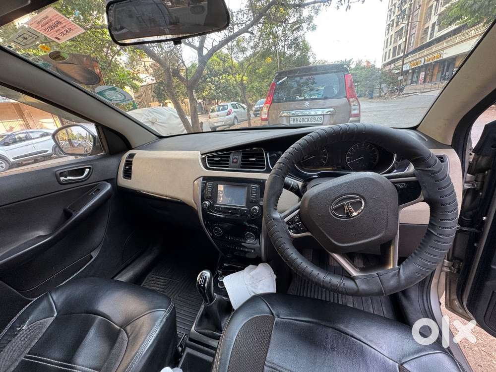 Central Locking, Remote Control , Power Window, Top