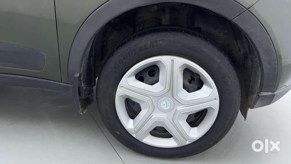 Tata Nexon 1.2 Revotron Xm (s), 2022, Petrol