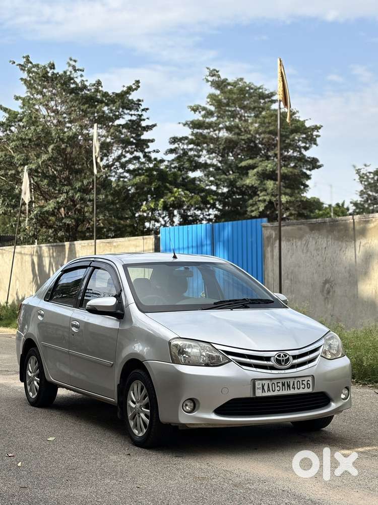 Toyota Etios V, 2013, Petrol