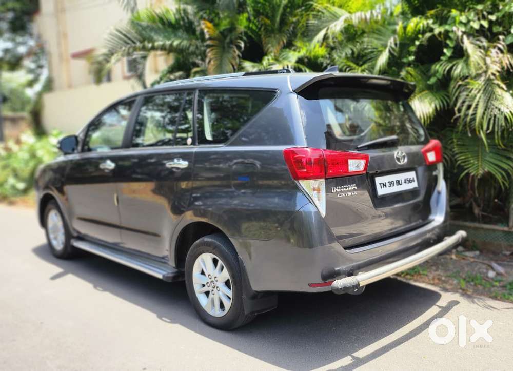 Toyota Innova Crysta 2.4 V, 2016, Diesel