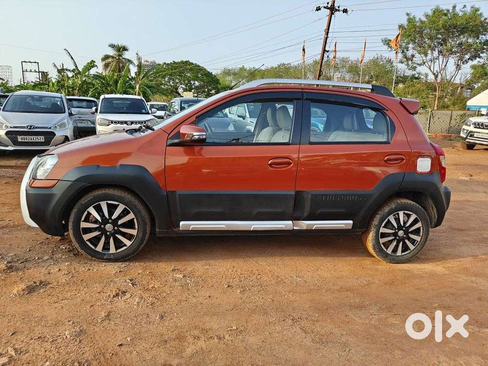 Toyota Etios Cross 1.2 Limited Edition, 2016, Petrol