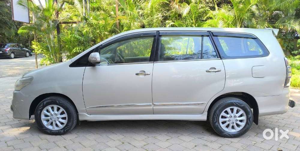 Toyota Innova 2.5 V 8 Str, 2013, Diesel
