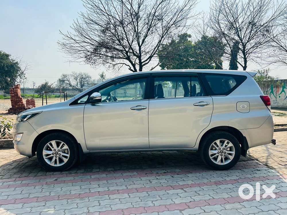 Toyota Innova Crysta 2017 Diesel Well Maintained