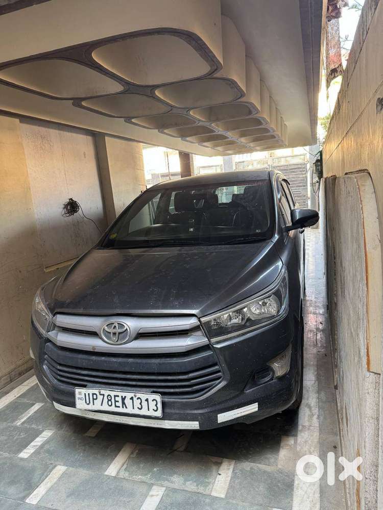 Innova Crysta 8 Seater