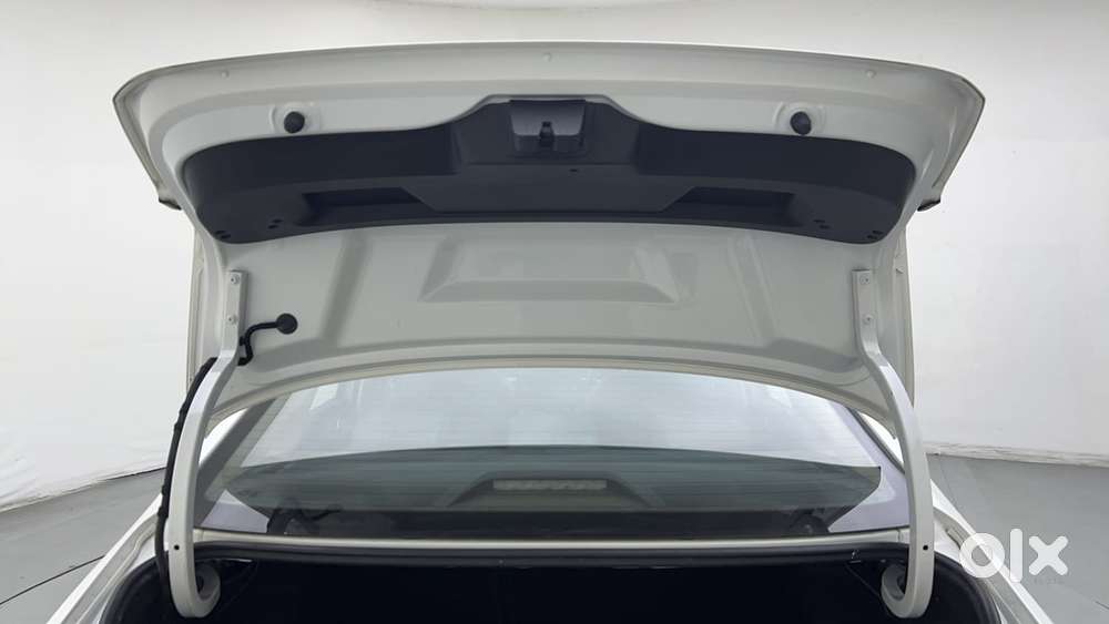 Skoda Slavia Style 1.0l Tsi Mt, 2022, Petrol