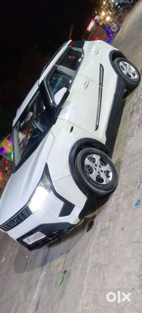 Xuv 300 White W6