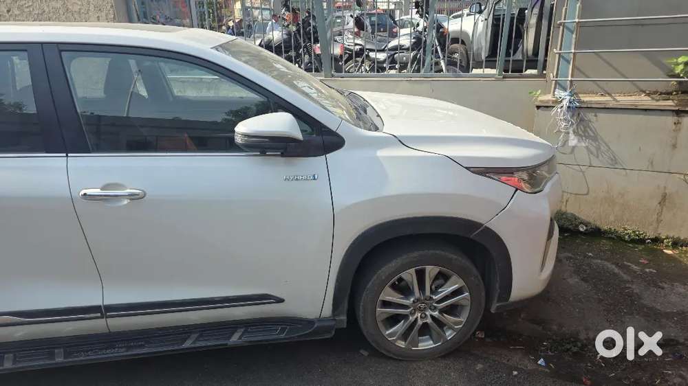 Toyota Innova Hycross 2024 Petrol Good Condition