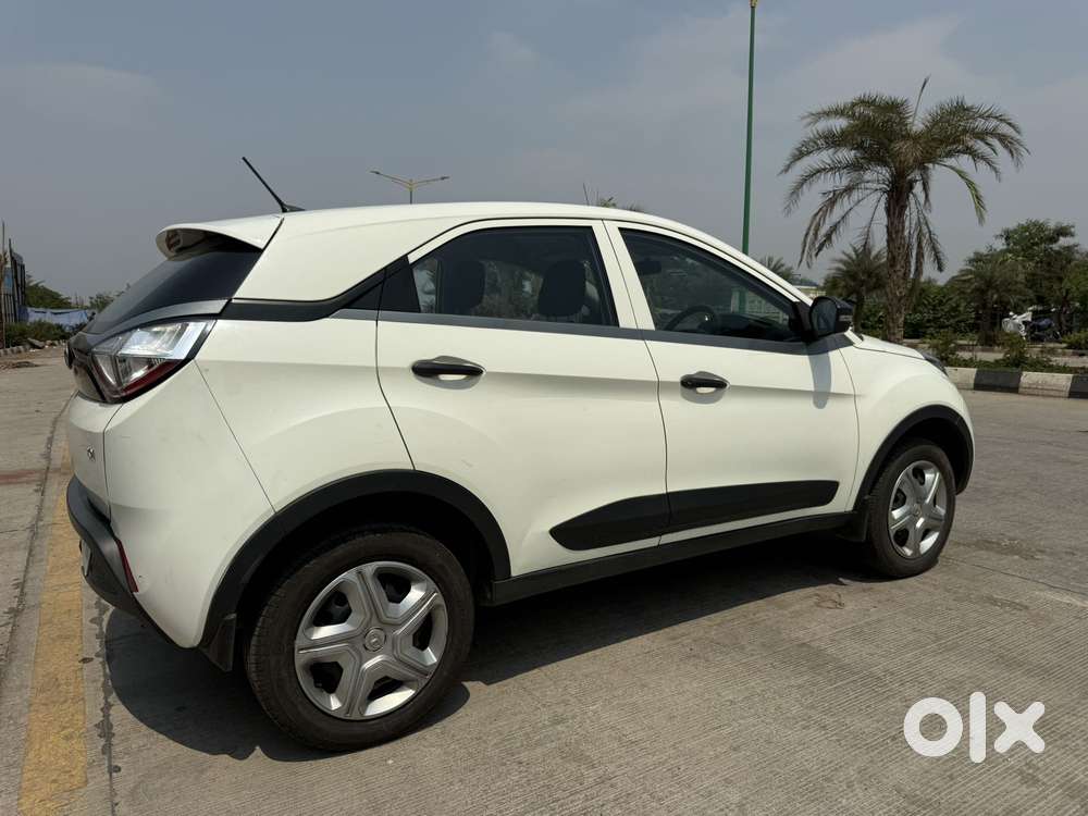 Tata Nexon 1.2 Revotron Xm (s), 2018, Petrol
