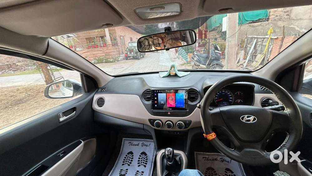 Hyundai Grand I10 Sportz  (push Button Start)