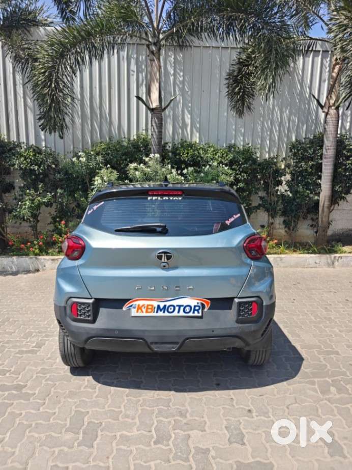 Tata Punch 1.2 Revotron Creative Dual Tone, 2025, Petrol