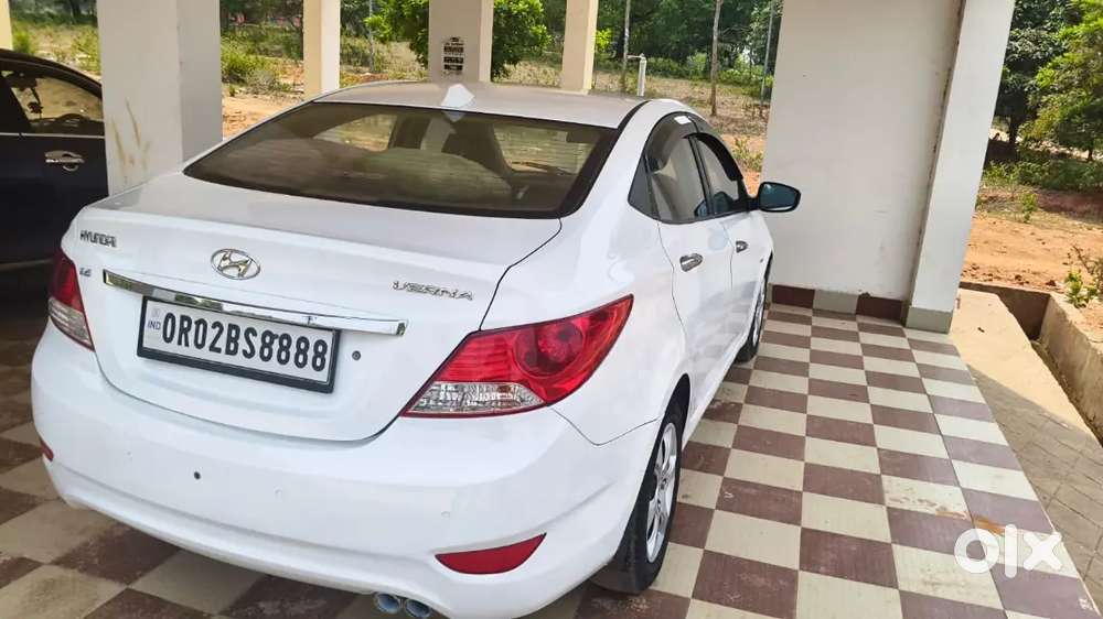 Hyundai Verna 1.6 Vtvt 2011 Manual Milage 17 Kmpl