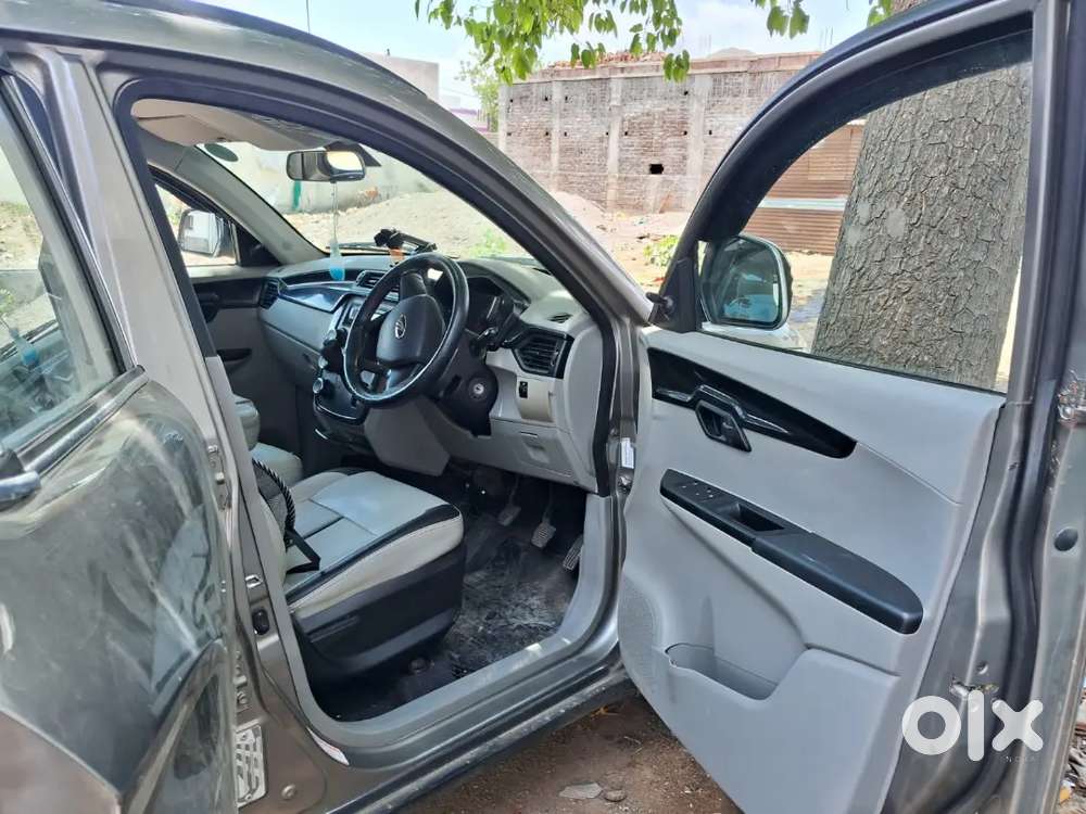 Mahindra Kuv K4 100 2019