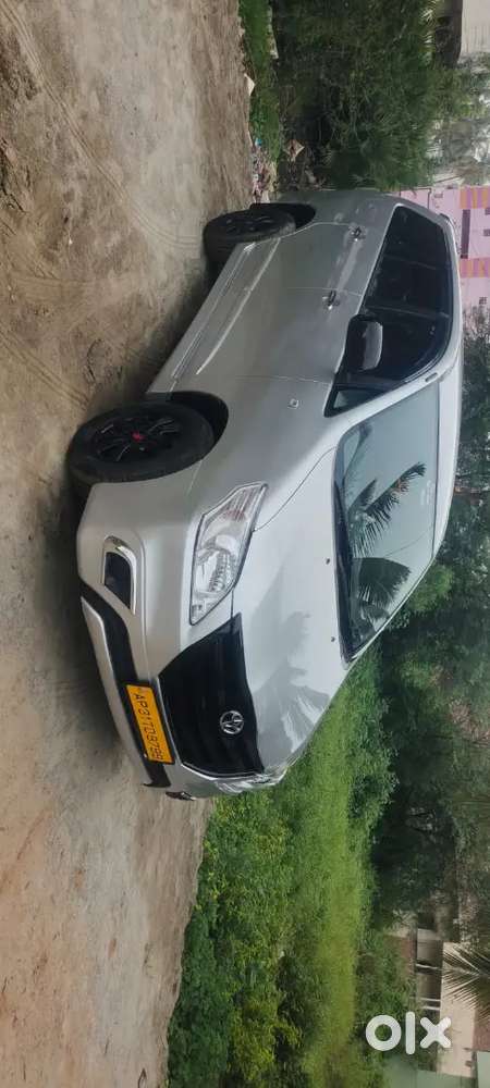 Toyota Innova 2013 Diesel 295000 Km Driven